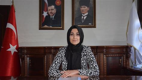 A­y­ş­e­ ­Ç­a­k­m­a­k­,­ ­S­i­v­e­r­e­k­­i­n­ ­i­l­k­ ­k­a­d­ı­n­ ­B­e­l­e­d­i­y­e­ ­B­a­ş­k­a­n­ı­ ­s­e­ç­i­l­d­i­